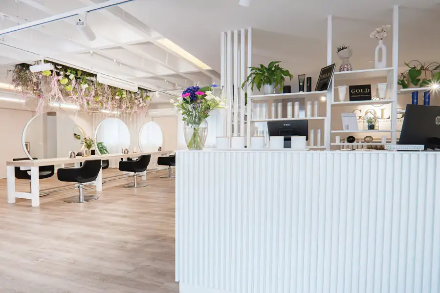 Salon Blooms.Haare