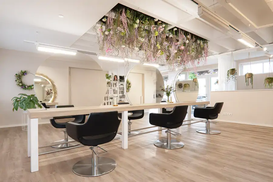 Salon Blooms.Haare