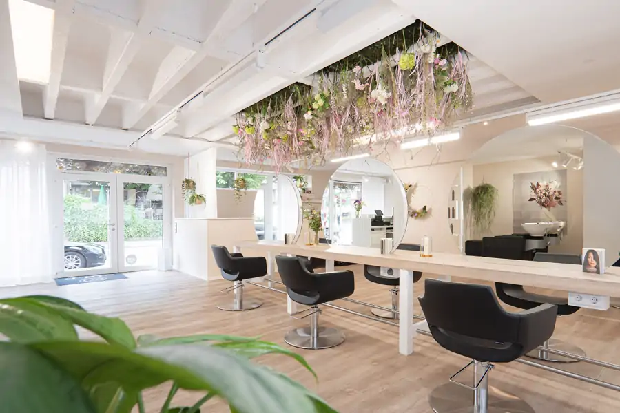 Salon Blooms.Haare