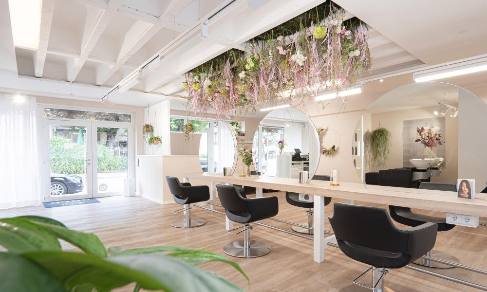 Salon Blooms.Haare