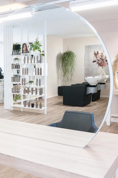 Salon Blooms.Haare