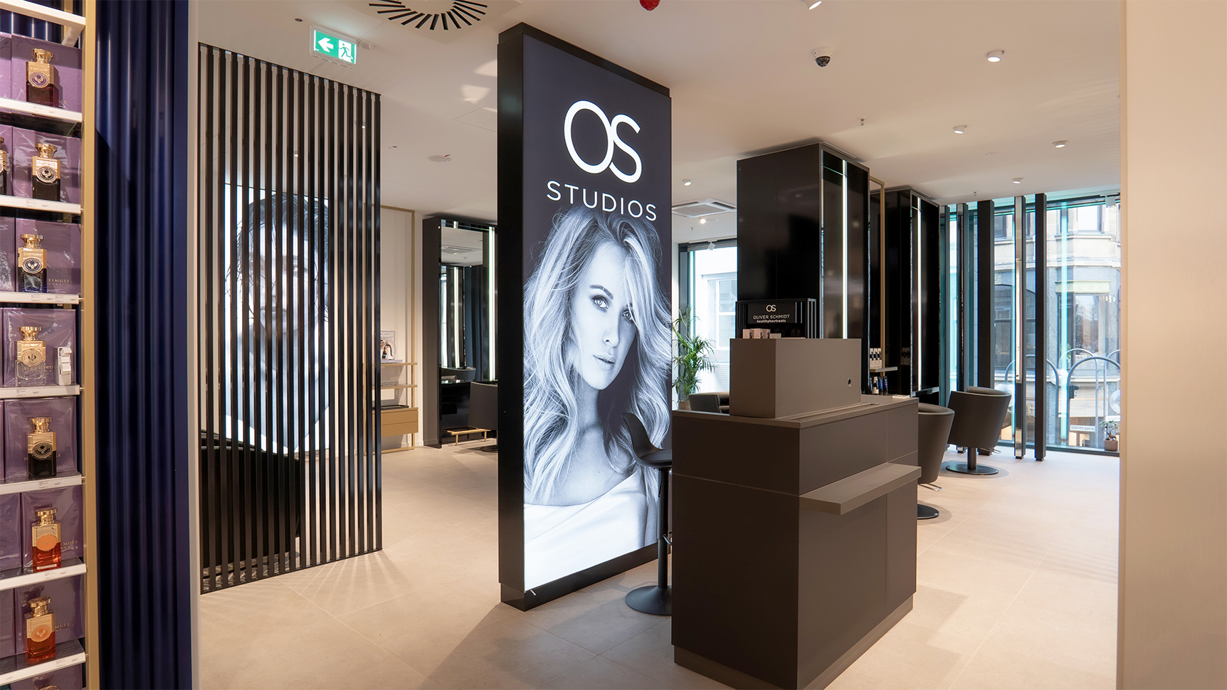 OS Studios im Douglas Store Köln