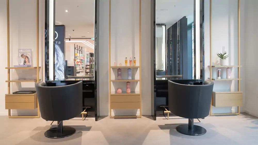 OS Studios im Douglas Store Köln