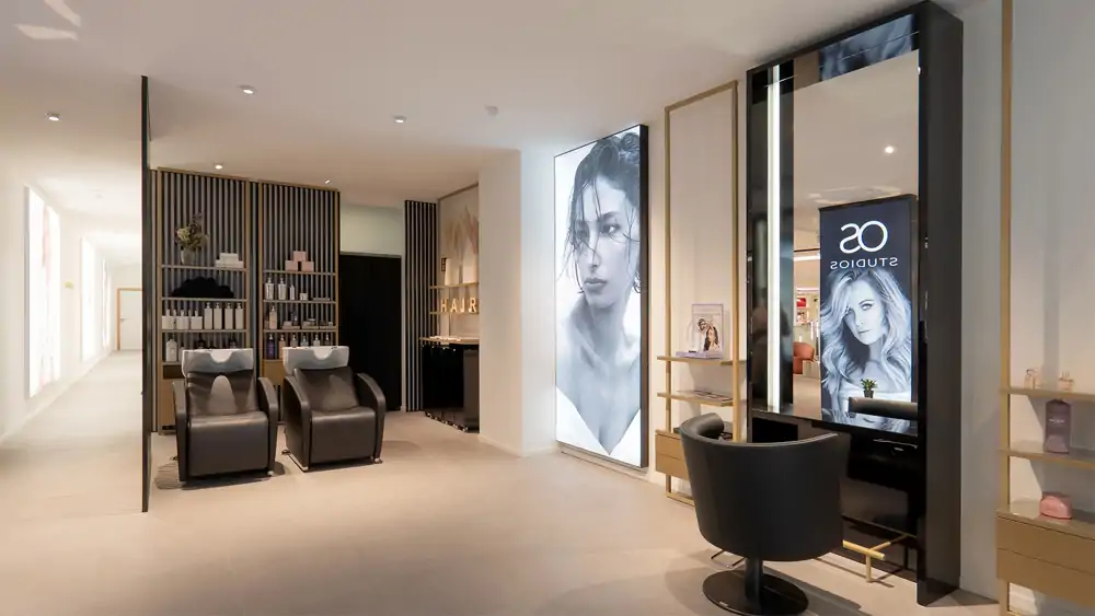 OS Studios im Douglas Store Köln